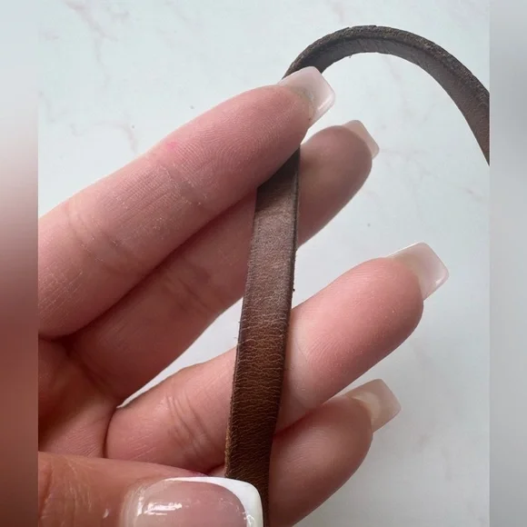 Louis Vuitton wristlet strap - Picture 3 of 4